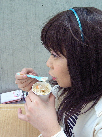 愛野みなこさん