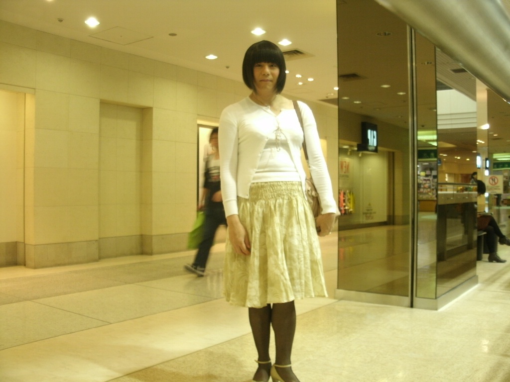 清水　まり子さん