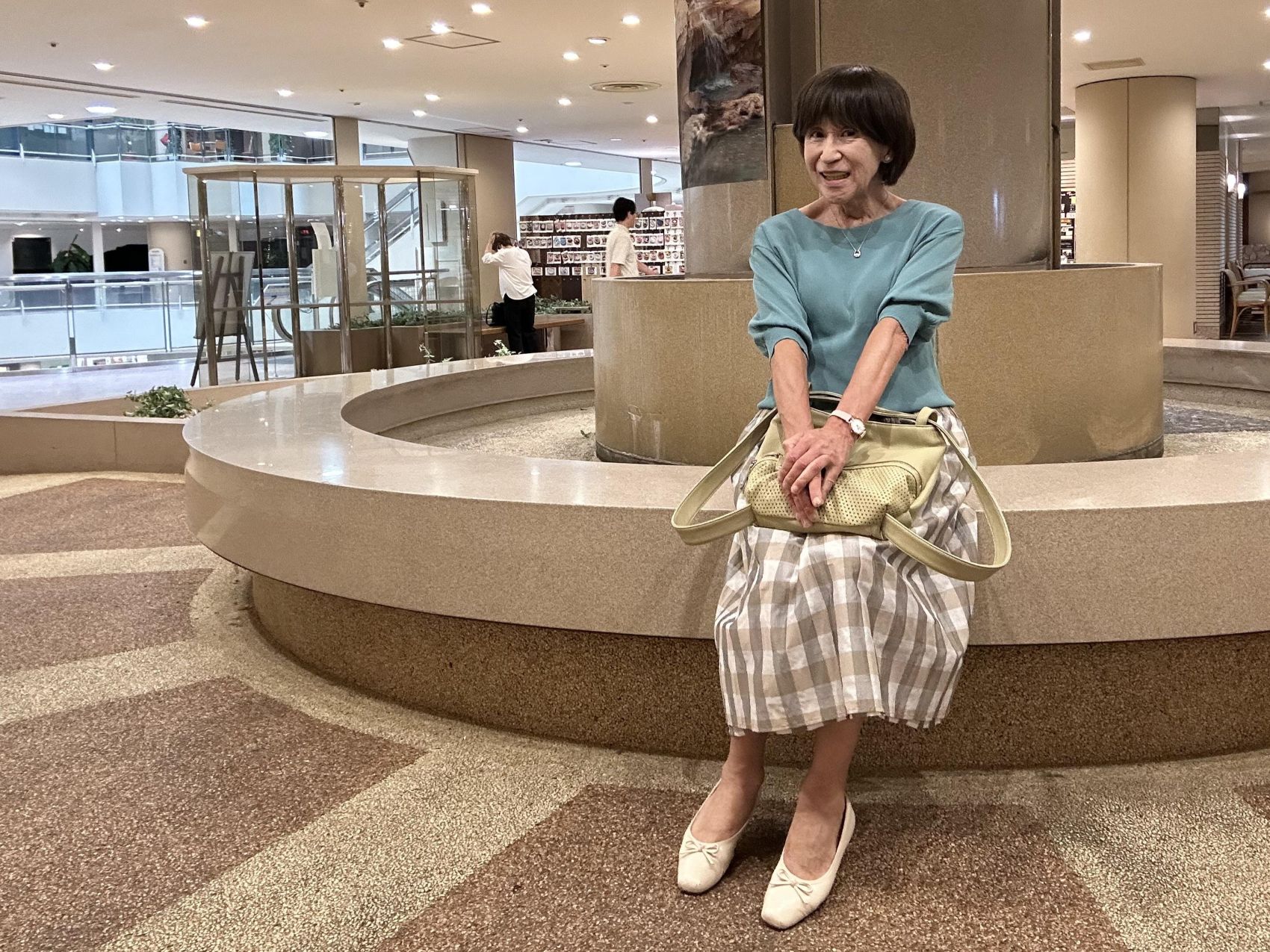 真理子さん